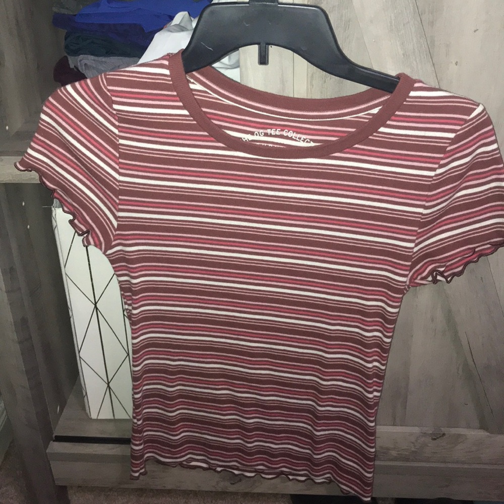 Aeropostale shrunken tee